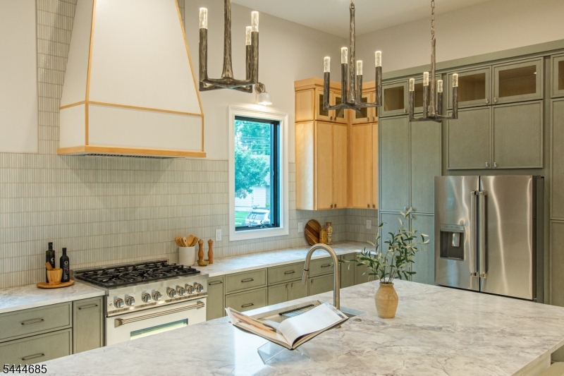 98 Haddenfield Road Clifton, NJ 07013 - Photo 16 of 50 Gallery Image 16