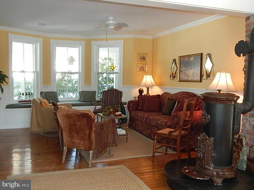 14426 Charmian Road Waynesboro, PA 17268 - Photo 8 of 24 Family Room