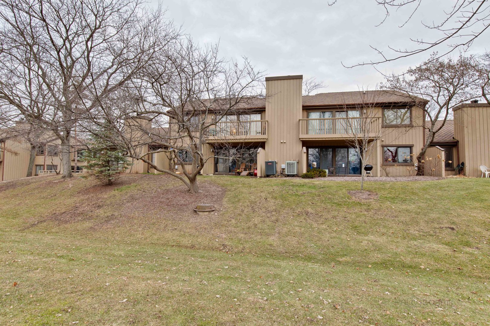 1250 Oak Hill Road, Unit B Lake Barrington, IL 60010 - Photo 15 of 18