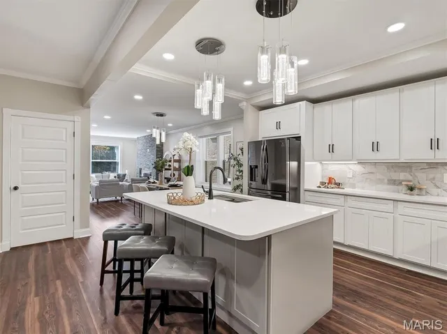 $534,999 | 3957 Shaw Boulevard, St. Louis, MO 63110