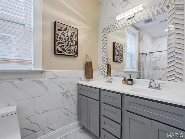 $534,999 | 3957 Shaw Boulevard, St. Louis, MO 63110