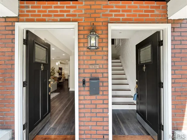 $534,999 | 3957 Shaw Boulevard, St. Louis, MO 63110