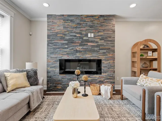 $534,999 | 3957 Shaw Boulevard, St. Louis, MO 63110