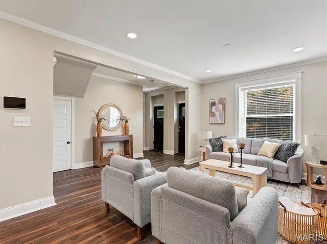 $534,999 | 3957 Shaw Boulevard, St. Louis, MO 63110