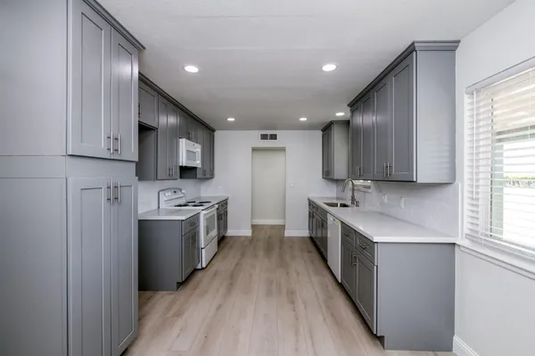 $550,000 | 4154 West Mountain View Avenue, Caruthers, CA 93609
