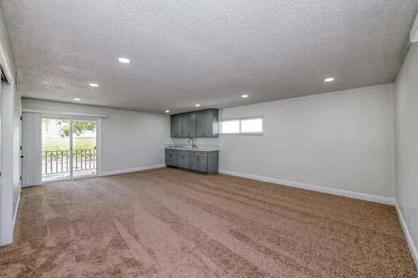 $550,000 | 4154 West Mountain View Avenue, Caruthers, CA 93609