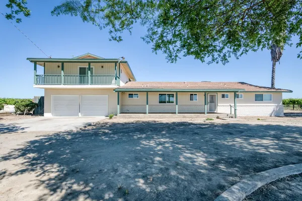 $550,000 | 4154 West Mountain View Avenue, Caruthers, CA 93609