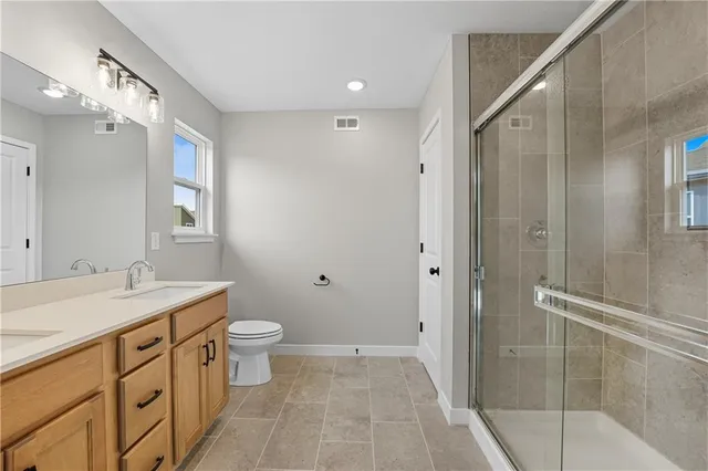 $429,950 | 701 Glenn Circle, Raymore, MO 64083