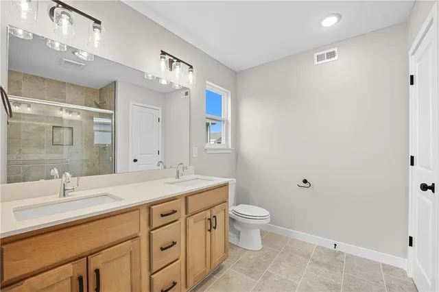 $429,950 | 701 Glenn Circle, Raymore, MO 64083