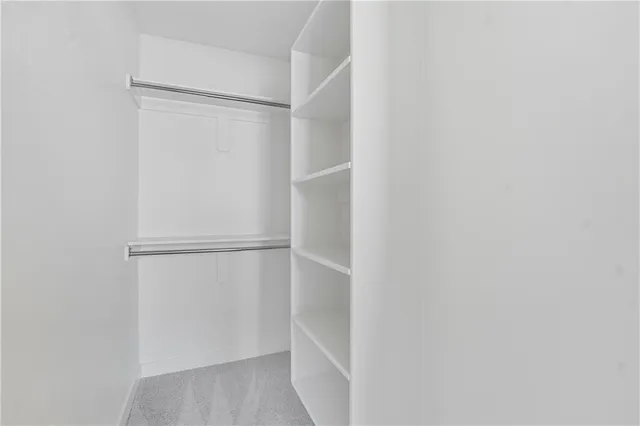 $429,950 | 701 Glenn Circle, Raymore, MO 64083