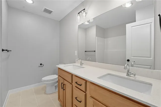 $429,950 | 701 Glenn Circle, Raymore, MO 64083