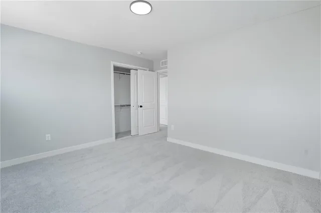 $429,950 | 701 Glenn Circle, Raymore, MO 64083