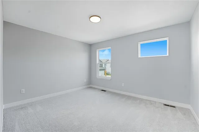 $429,950 | 701 Glenn Circle, Raymore, MO 64083