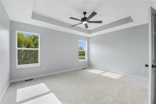 $429,950 | 701 Glenn Circle, Raymore, MO 64083