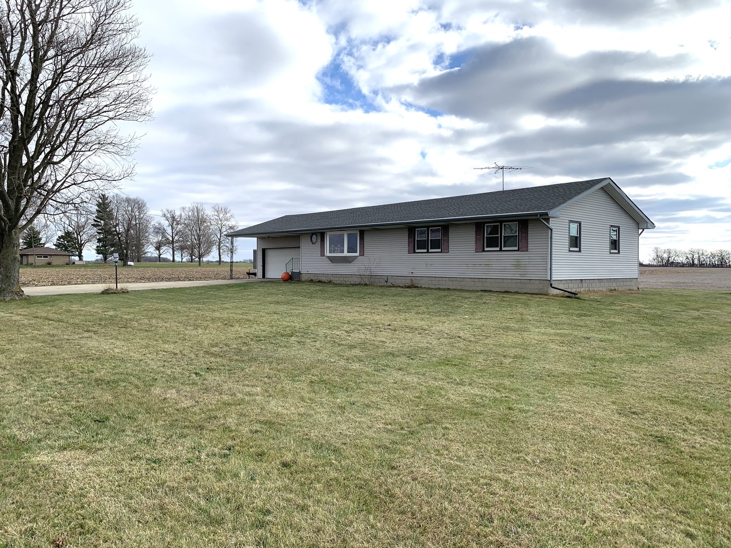 11624 Highway 17 Bonfield, IL 60913 - Photo 14 of 14 a view of a house with a yard