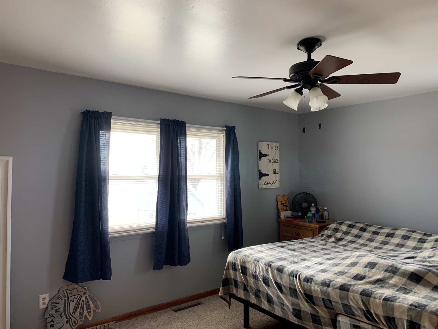 11624 Highway 17 Bonfield, IL 60913 - Photo 7 of 14 a bedroom with a bed and a window