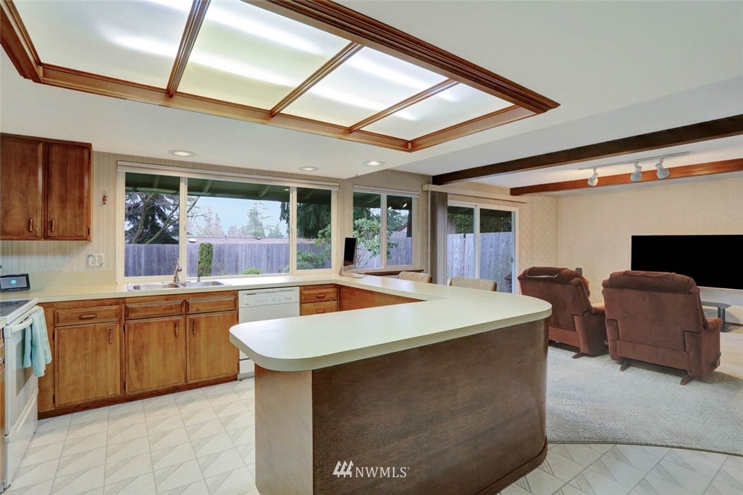 14218 Southeast 165th Place Renton, WA 98058 - Photo 11 of 25 Gallery Image 11