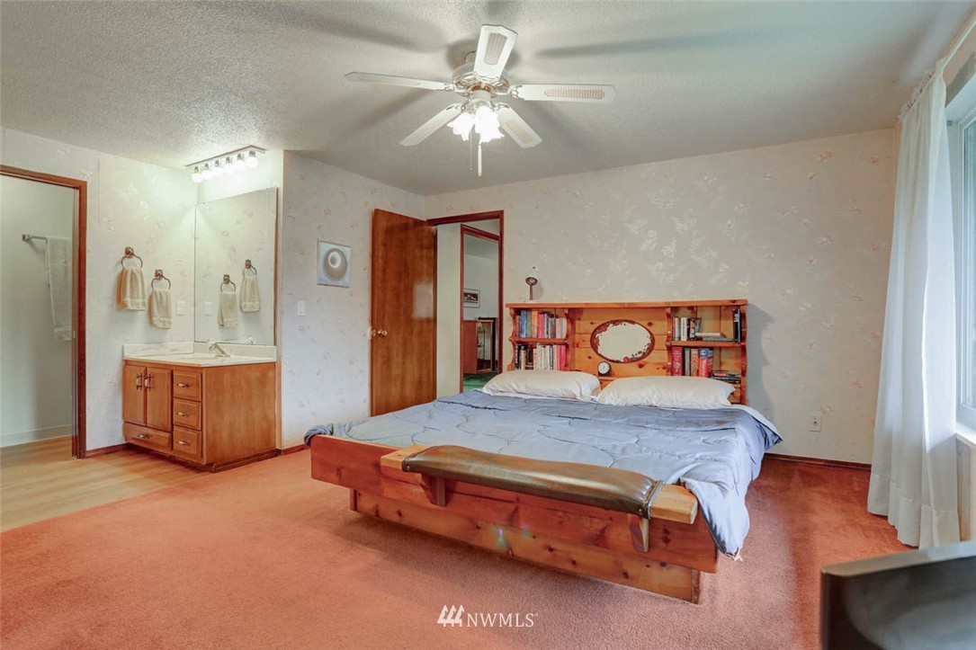 14218 Southeast 165th Place Renton, WA 98058 - Photo 15 of 25 Gallery Image 15