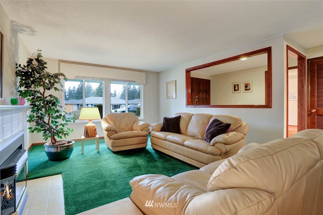 14218 Southeast 165th Place Renton, WA 98058 - Photo 5 of 25 Gallery Image 5