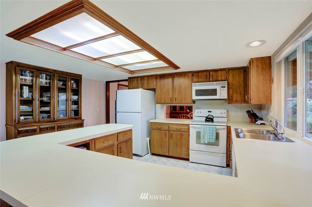 14218 Southeast 165th Place Renton, WA 98058 - Photo 10 of 25 Gallery Image 10