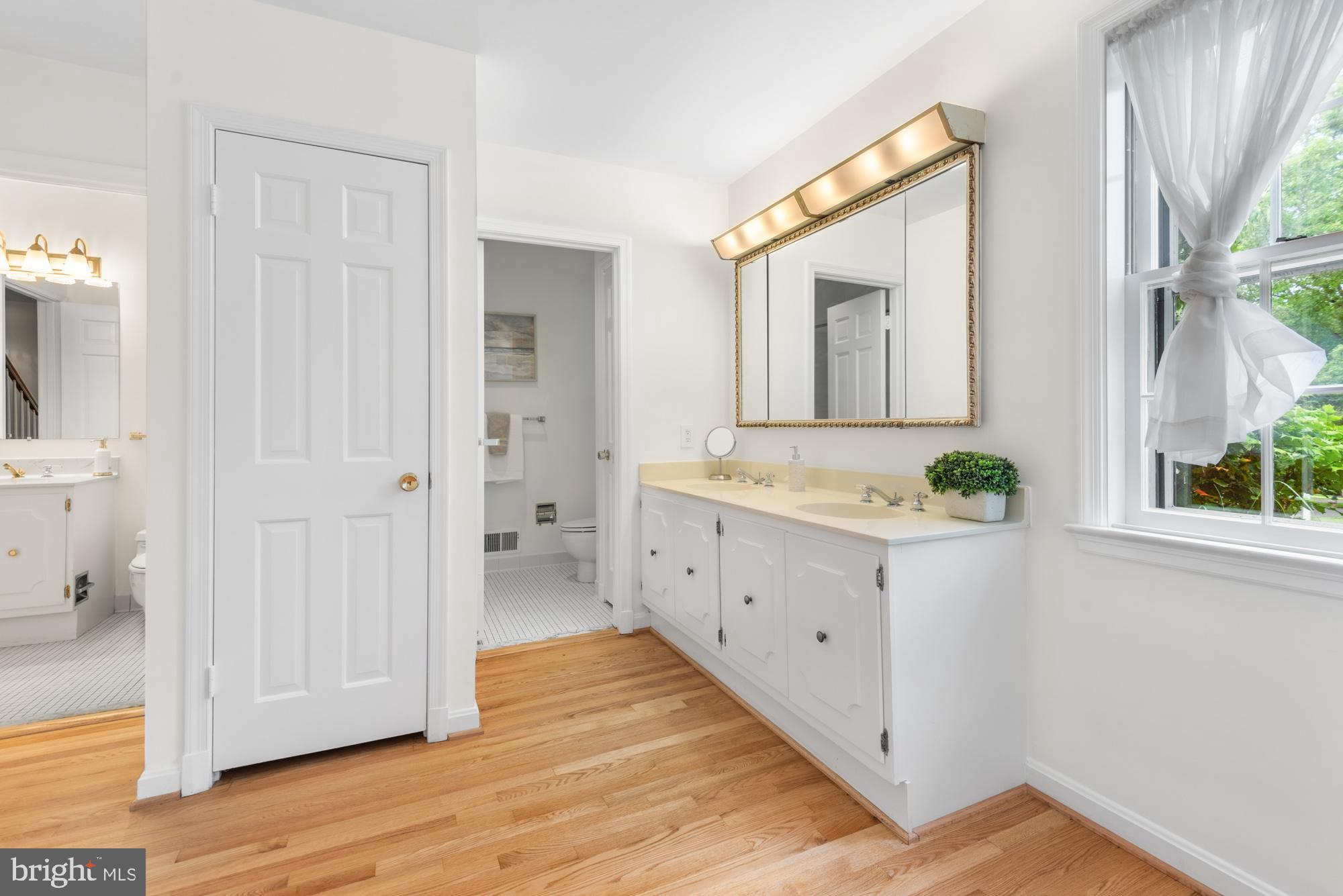 8710 Belmart Road Potomac, MD 20854 - Photo 28 of 44