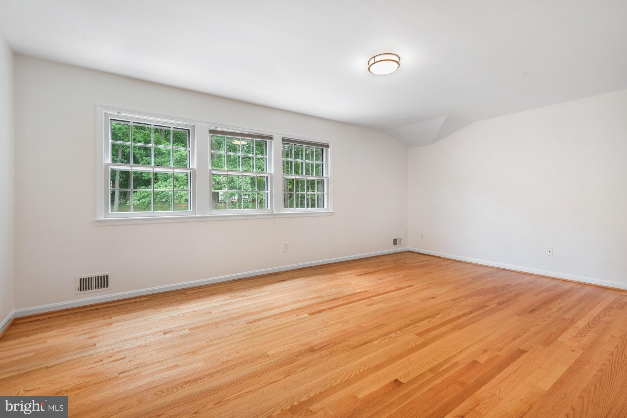 8710 Belmart Road Potomac, MD 20854 - Photo 31 of 44