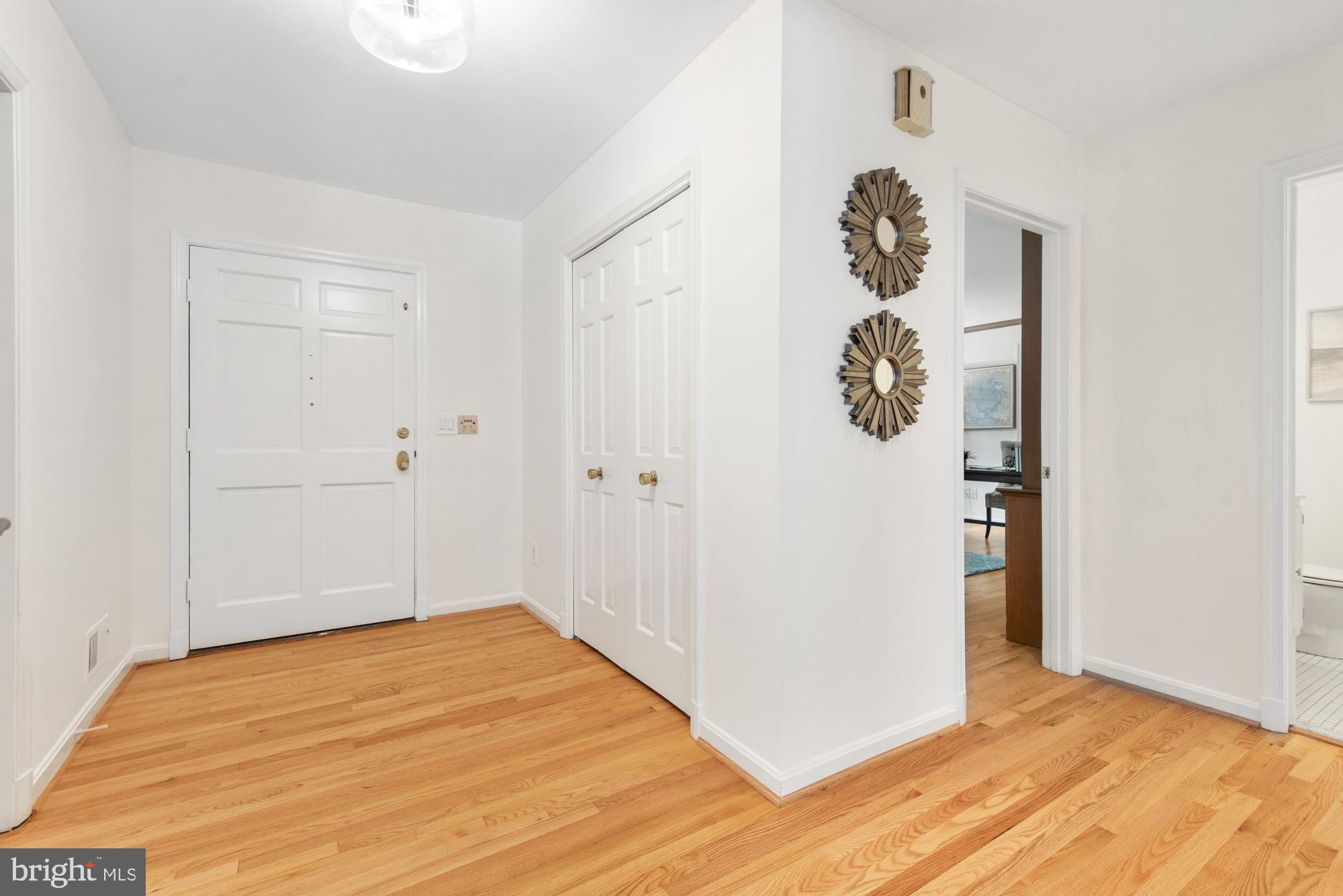 8710 Belmart Road Potomac, MD 20854 - Photo 4 of 44