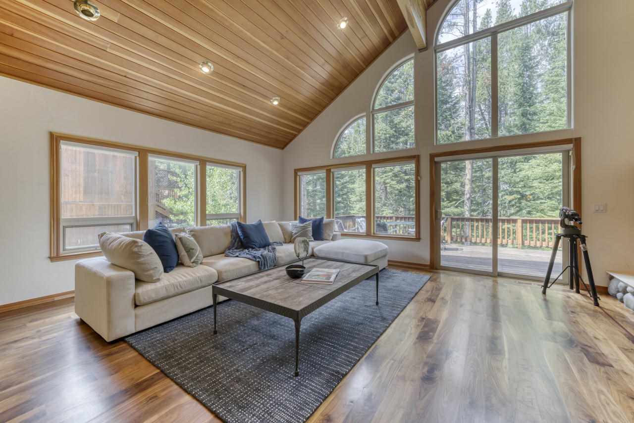 11540 Lucerne Lane Truckee, CA 96161 - Photo 3 of 20