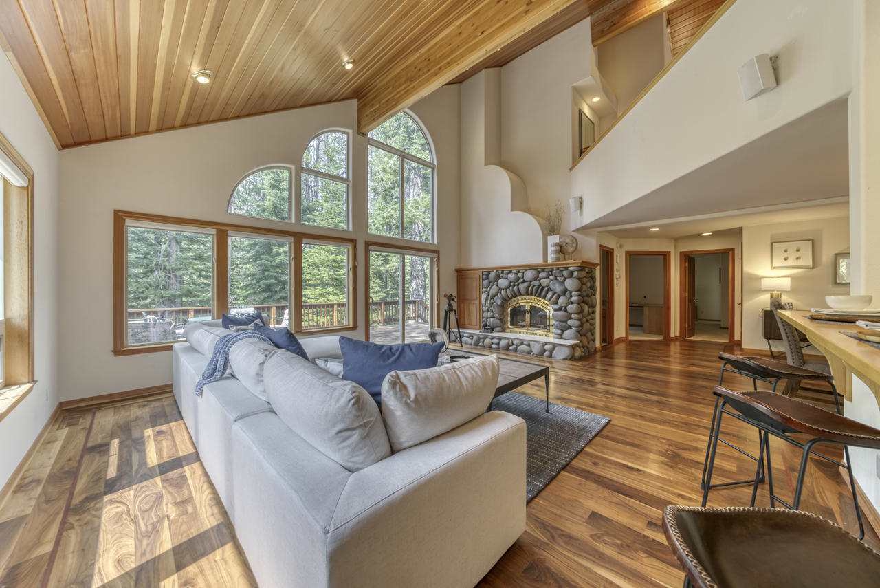 11540 Lucerne Lane Truckee, CA 96161 - Photo 5 of 20