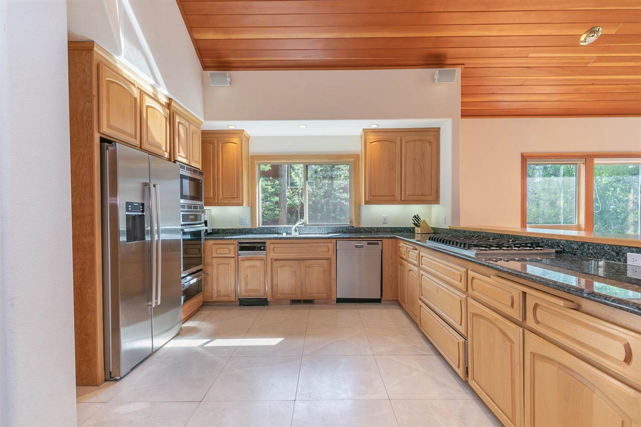 11540 Lucerne Lane Truckee, CA 96161 - Photo 8 of 20