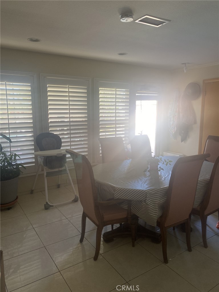 918 North Cleveland Street Orange, CA 92867 - Photo 2 of 5 a view of a dining room with furniture