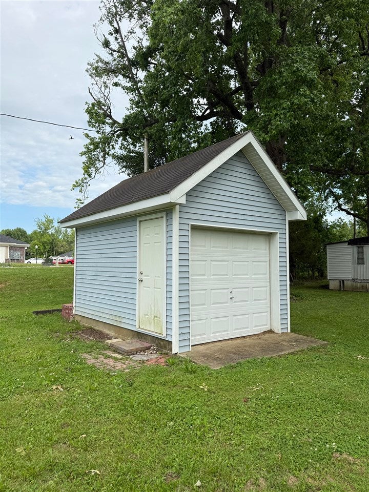 2440 Chalybeate Road Smiths Grove, KY 42171 - Photo 16 of 34 Gallery Image 16