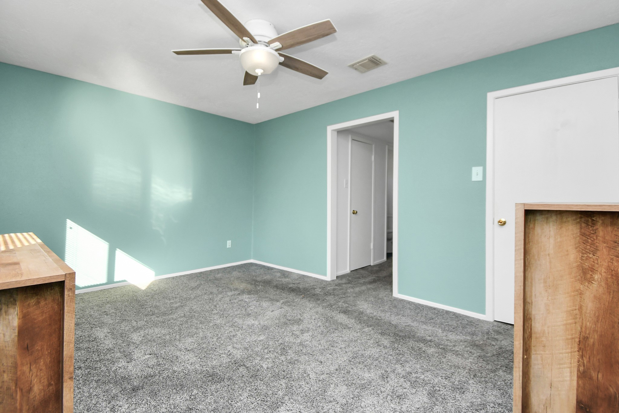 403 Westwood Drive Friendswood, TX 77546 - Photo 24 of 38 a view of an empty room