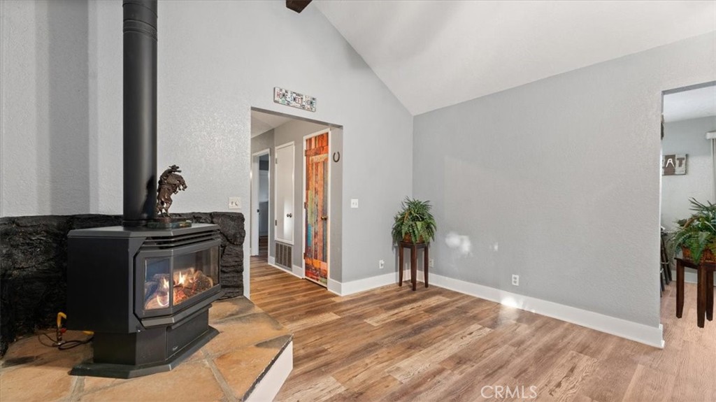 32 Mission Olive Road Oroville, CA 95966 - Photo 11 of 52 a view of a entryway of a house