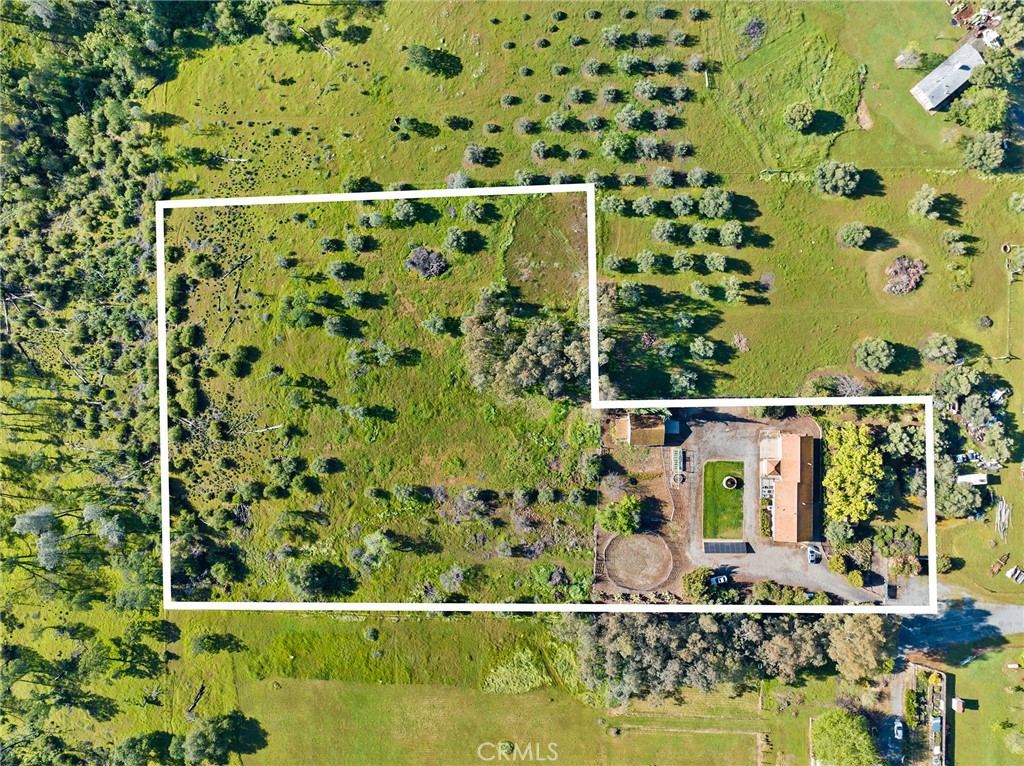 32 Mission Olive Road Oroville, CA 95966 - Photo 6 of 52 a view of balcony with small garden