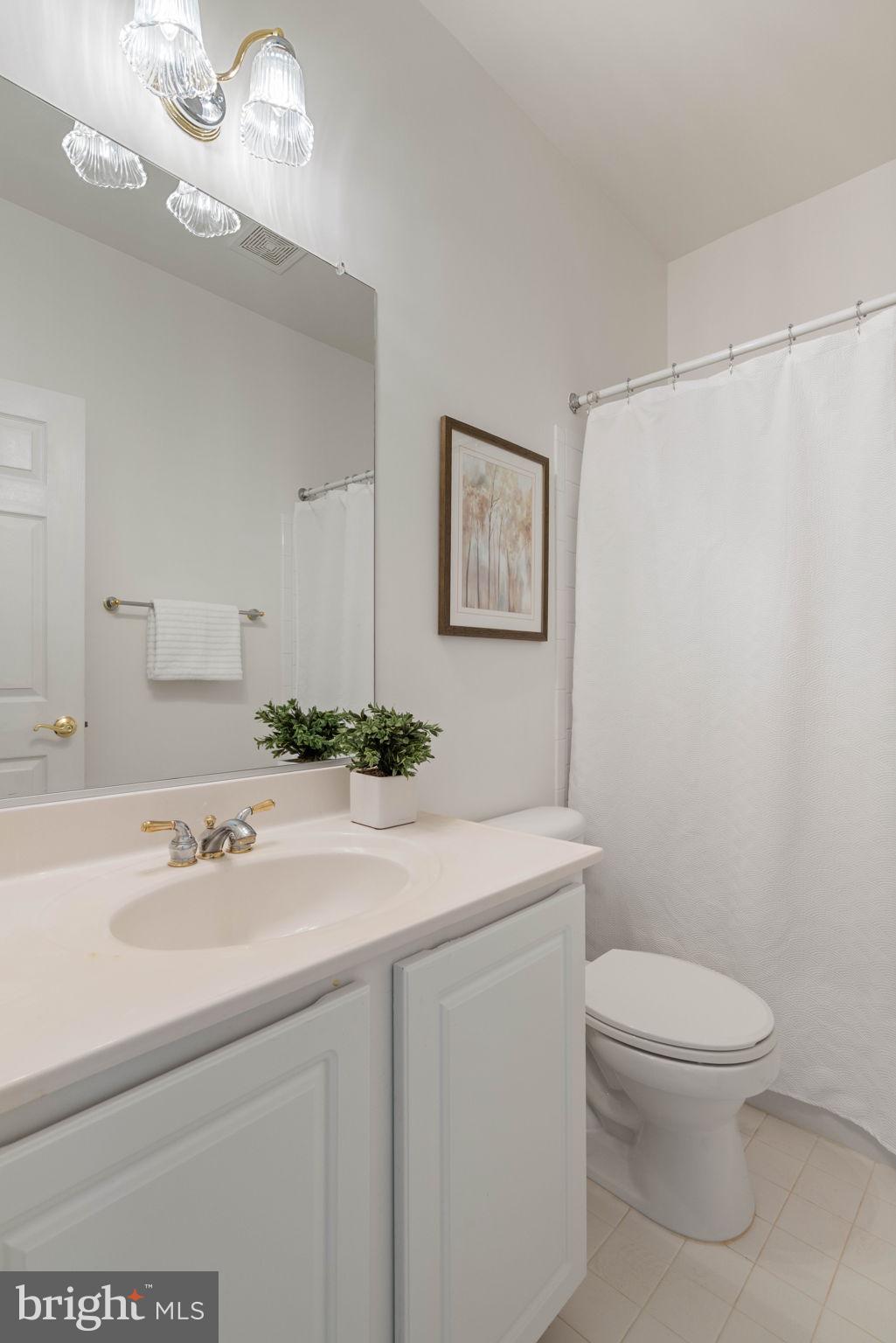 8000 Pohick Road Springfield, VA 22153 - Photo 25 of 85 Full Bath off Family Room