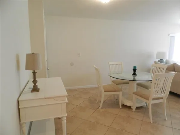 $1,750 | 124 Northeast 19th Court, Unit 116B, Wilton Manors, FL 33305