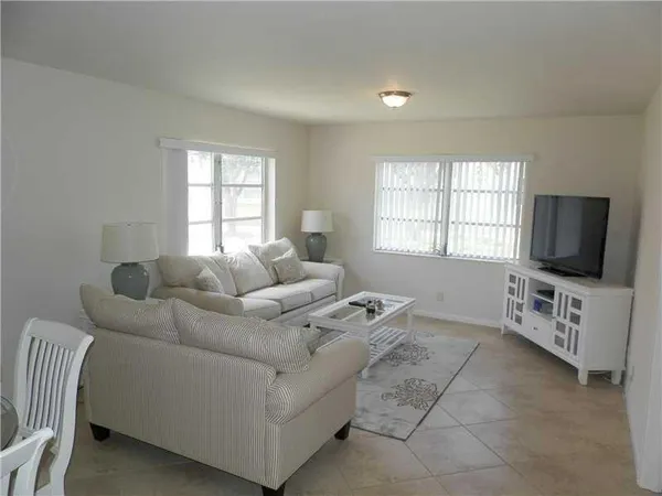 $1,750 | 124 Northeast 19th Court, Unit 116B, Wilton Manors, FL 33305