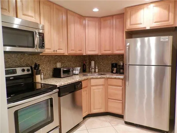 $1,750 | 124 Northeast 19th Court, Unit 116B, Wilton Manors, FL 33305