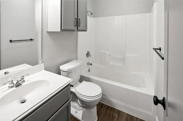 $1,900 | 916 Crested Point Drive, College Station, TX 77845