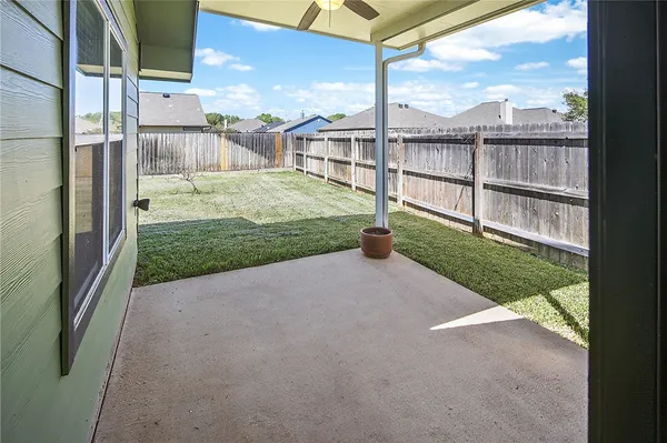 $1,900 | 916 Crested Point Drive, College Station, TX 77845