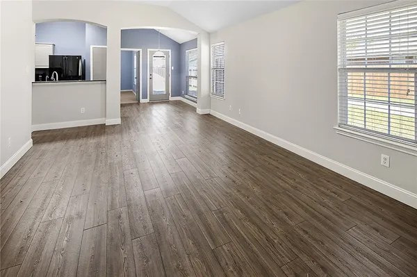 $1,900 | 916 Crested Point Drive, College Station, TX 77845