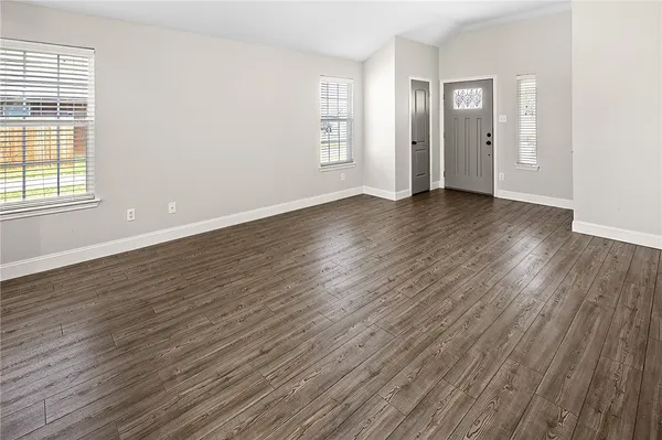 $1,900 | 916 Crested Point Drive, College Station, TX 77845