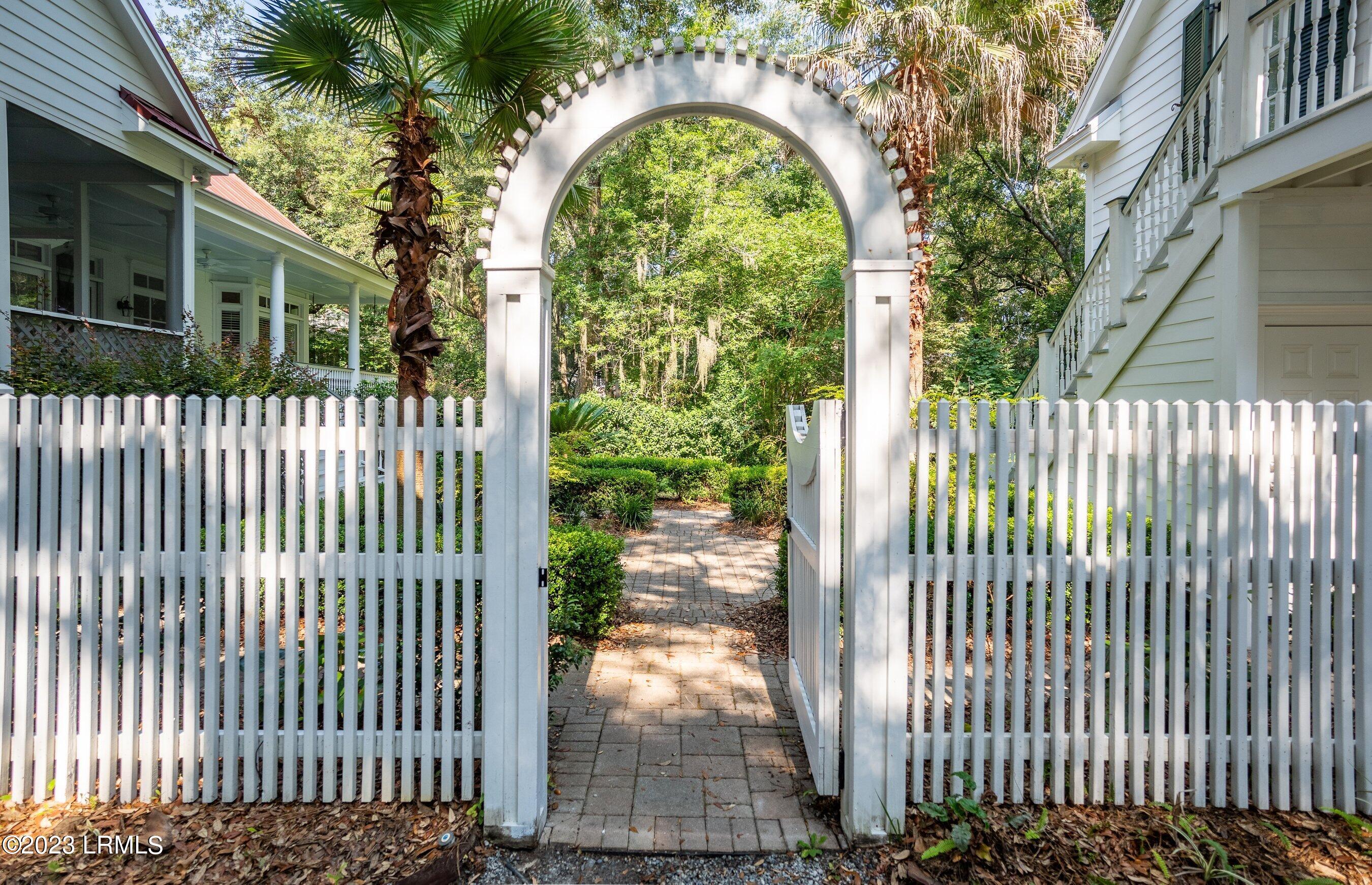 40 Mises Road Beaufort, SC 29907 - Photo 8 of 48 DSC09097-HDR-1.jpg-SMALL