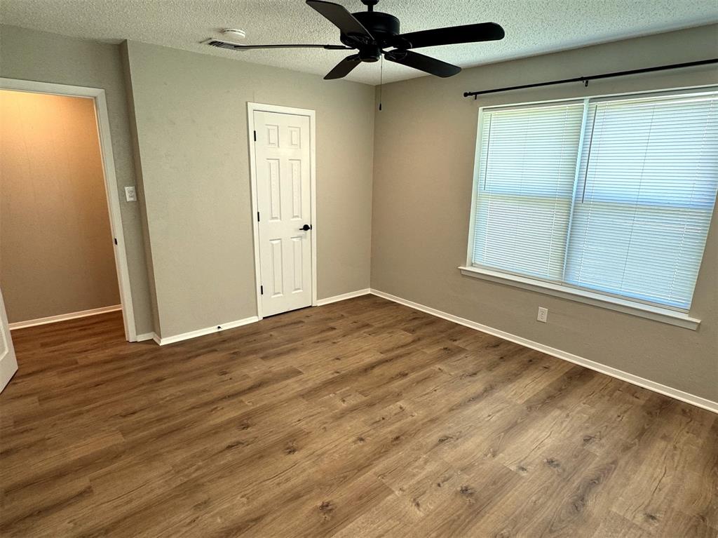 321 East Lake Street Krum, TX 76249 - Photo 20 of 24