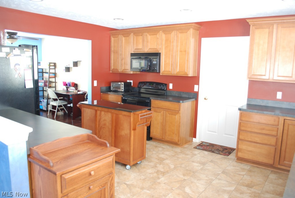 3482 Case Road Avon, OH 44011 - Photo 4 of 25