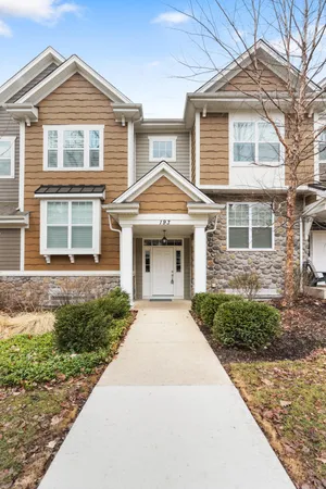 $879,900 | 193 2nd Avenue, Fontana, WI 53125
