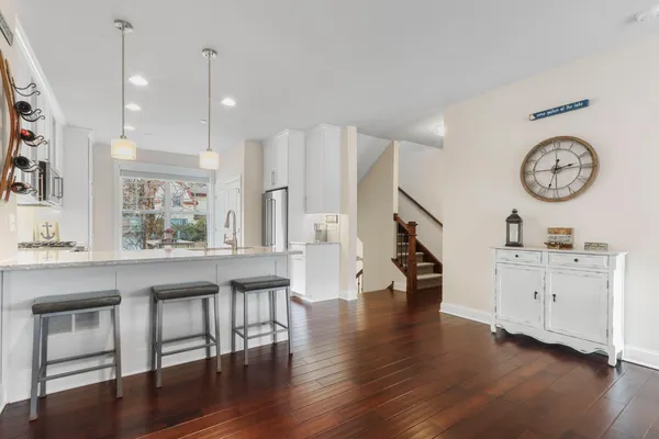 $879,900 | 193 2nd Avenue, Fontana, WI 53125