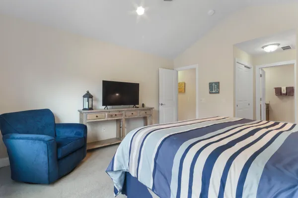 $879,900 | 193 2nd Avenue, Fontana, WI 53125