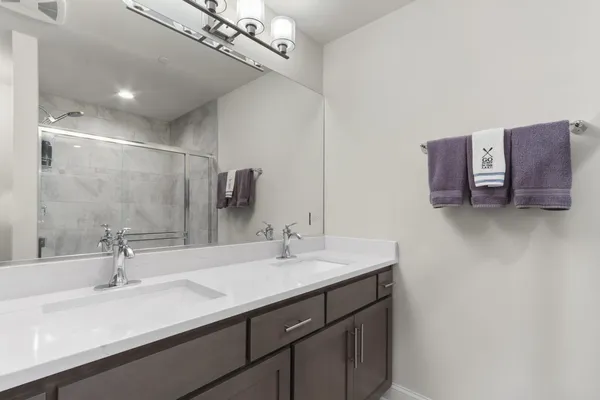 $879,900 | 193 2nd Avenue, Fontana, WI 53125